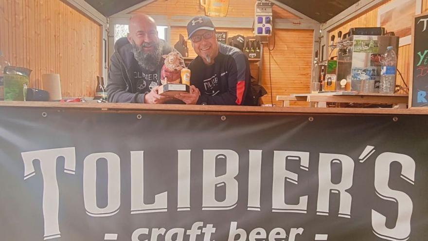 Las cañas ganan al barro en Langreo: «balance positivo» del festival de la cerveza artesana, que se sobrepuso a la lluvia