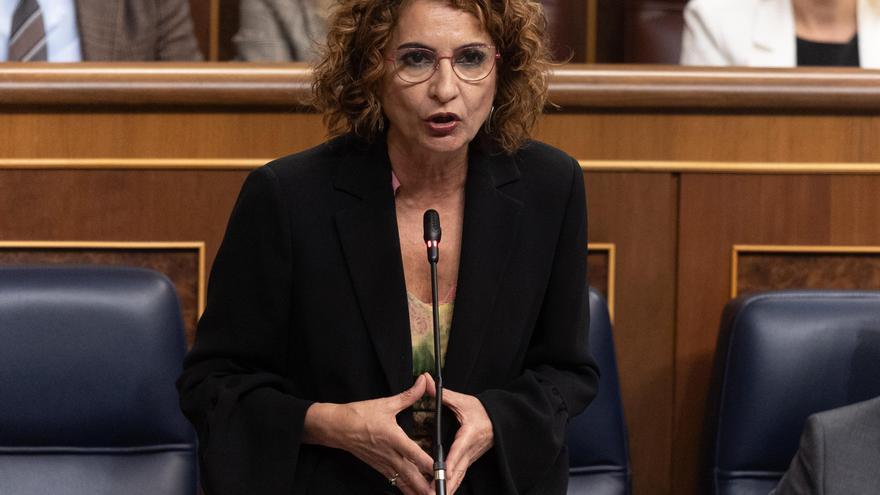 Montero reclama «sentido de estado» a un PP pendiente de nuevos acuerdos con Junts en el plan contra los aranceles