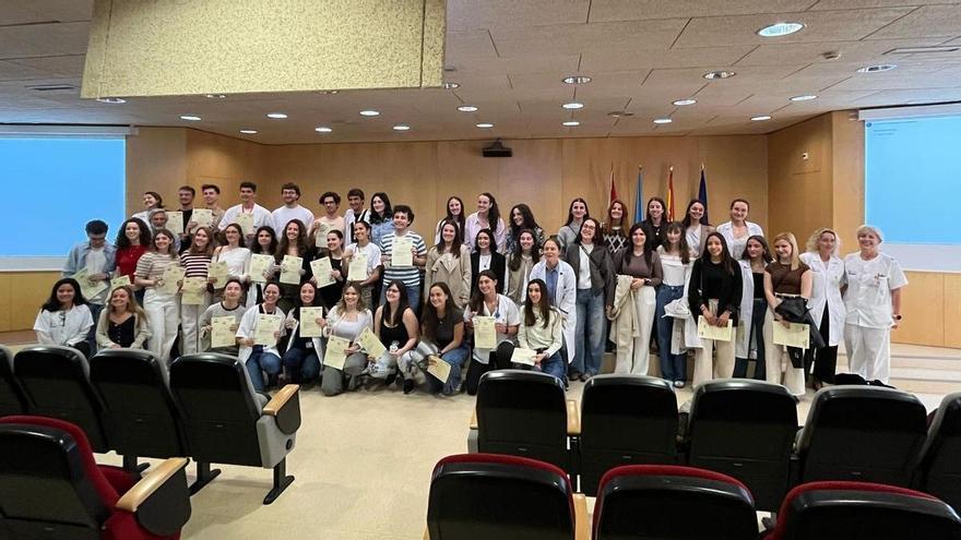 Cabueñes despide a los estudiantes que culminan el rotatorio clínico: «Somos muy afortunados»