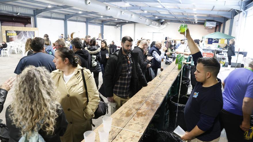 La multitudinaria Primer Sidre l’Añu en Gijón, en imágenes