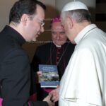 Diez años en Roma: vivencias del sacerdote extremeño que conoció a Bergoglio