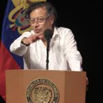 Petro avanza en su consulta popular en medio de acusaciones de «adicción» de su exministro de Exteriores