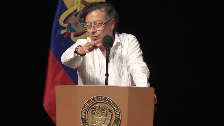 Petro avanza en su consulta popular en medio de acusaciones de «adicción» de su exministro de Exteriores