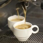 ¿Qué pasa si tomas café sin azúcar todas las mañanas? Esto dicen los expertos