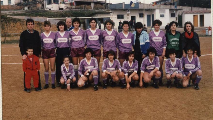 Las mujeres que saltaron el muro del fútbol en Oviedo: «Aquel equipo era una piña»