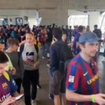 Las aficiones de Barcelona y Real Madrid ocupan Sevilla antes de la final de Copa del Rey