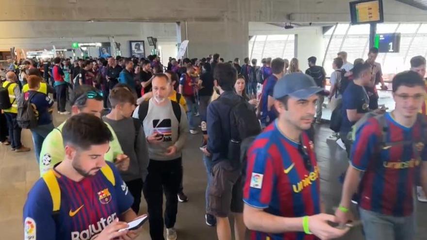 Las aficiones de Barcelona y Real Madrid ocupan Sevilla antes de la final de Copa del Rey