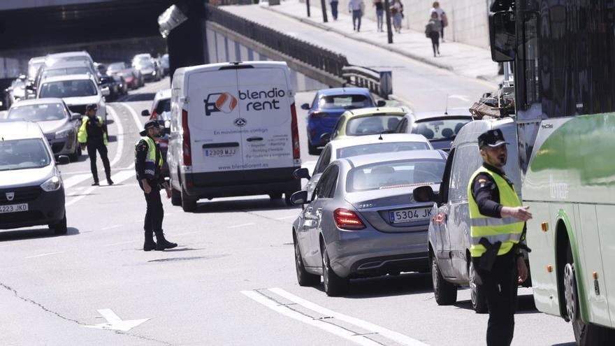 Crónica de las más de ocho horas que Asturias estuvo sin electricidad: casi 2.000 llamadas a emergencias, parones en Arcelor y un llamamiento de Barbón
