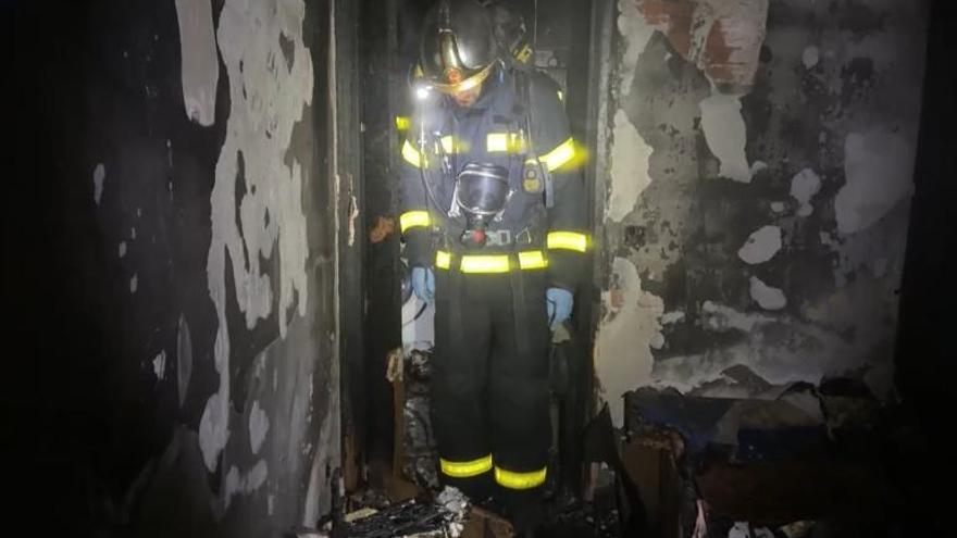 Atendidas tres personas por el incendio de una vivienda en Torrejón de Ardoz (Madrid)
