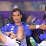 La crisis del Valladolid estalla en el banquillo: Luis Pérez se enfrenta a Latasa y le lanza un puñetazo