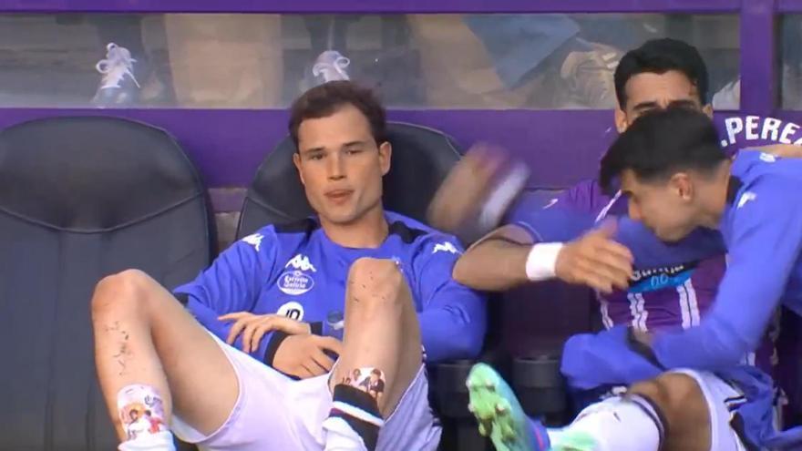 La crisis del Valladolid estalla en el banquillo: Luis Pérez se enfrenta a Latasa y le lanza un puñetazo