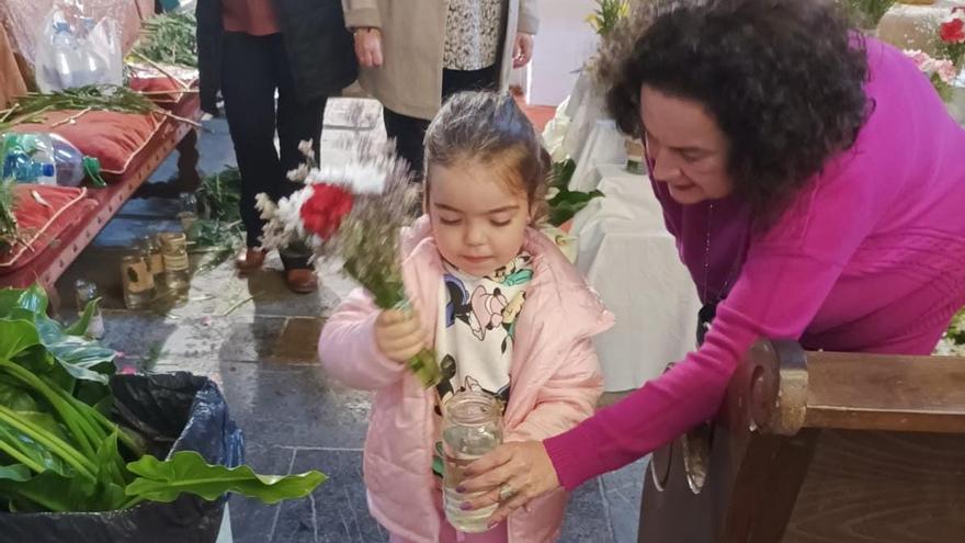 Así fue el especial monumento floral al Altísimo que embellece la colegiata: «Salió muy bien»