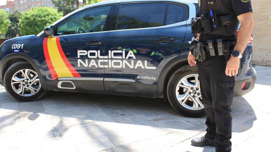 Detenido por apuñalar a un hombre que intentaba mediar en una agresión a una mujer en Valencia