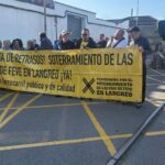 Langreo protesta en la calle por el retraso en la urbanización del soterramiento: «Es inadmisible»