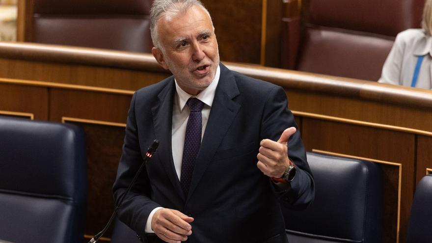 El ministro Torres es operado del cáncer que padece: «Todo ha salido muy bien»