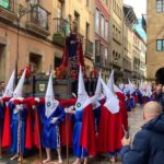 Los «sanjuaninos» levantan pasiones en Avilés con el baile de su santo: ¿qué significado tiene?