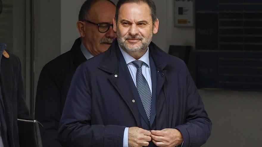 El Supremo respalda la «obligación» de indagar en los mensajes de Cerdán para clarificar «posibles ingresos indebidos» de Ábalos