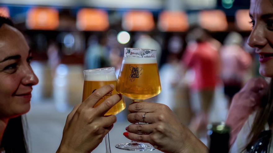 Sí, puedes ser intolerante a la cerveza: estos son los síntomas a los que debes prestar atención