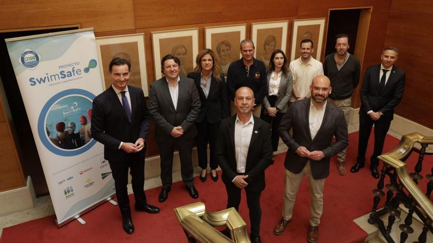 Así despide el Santa Olaya su gran proyecto educativo: una jornada de salvamento con más de mil escolares