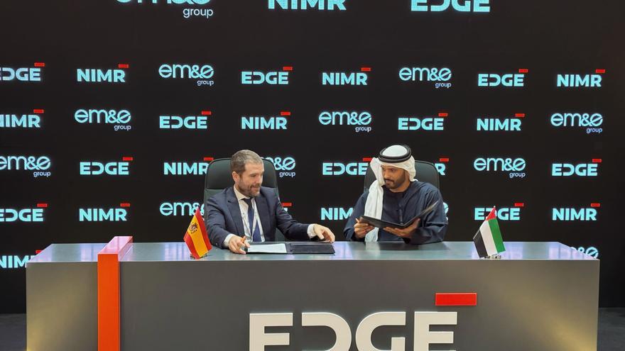 Escribano firma un acuerdo con la emiratí Nimr para fabricar blindados 6×6 en España