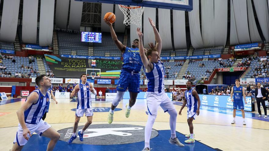 El Alimerka Oviedo Baloncesto se condena a sufrir: pierde ante Gipuzkoa un partido que tiró en el tercer cuarto (99-90)