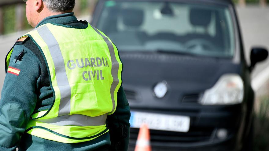 La Guardia Civil se pone seria y ya extrema la vigilancia en los pedales del asiento del conductor: revisa antes de subir al coche