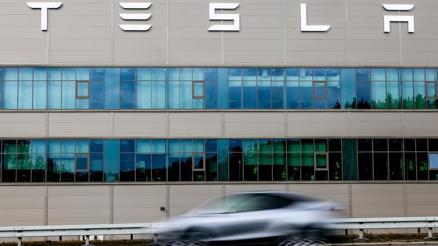 Las ventas de Tesla se desploman un 13% en los tres primeros meses del año