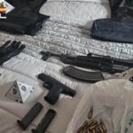 Operación en las Tres Mil Viviendas: incautan 1.200 plantas de marihuana y un fusil Kalashnikov