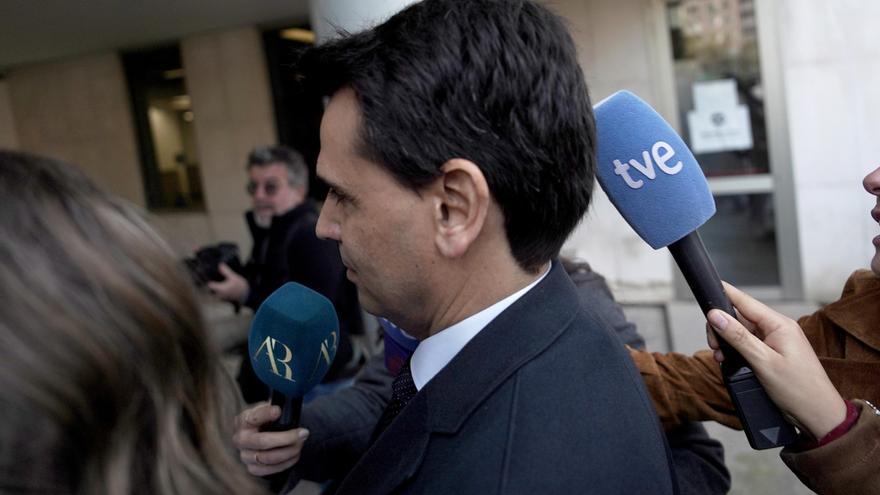 Alberto Gónzalez Amador, novio de Isabel Díaz Ayuso a la llegada a los juzgados de Plaza de Castilla.