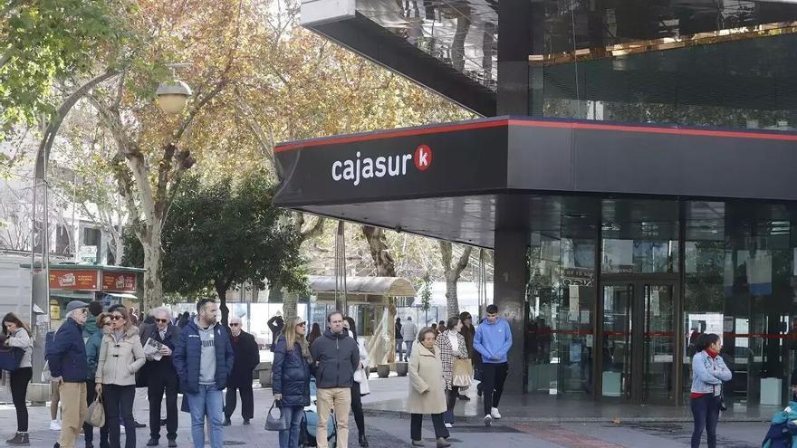 Kutxabank inicia el proceso de integración total de Cajasur
