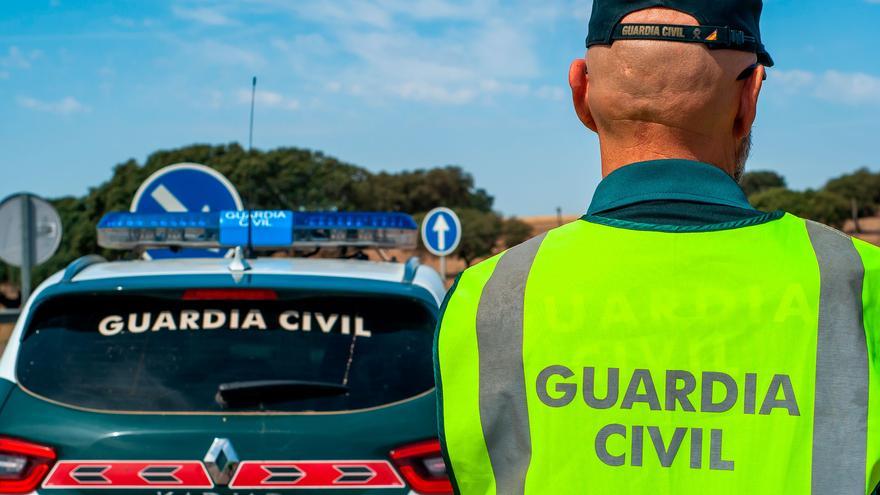 ¿Tienes el código ’01’ en tu permiso de conducir? La Guardia ya para y multa a los conductores que no lo cumplen