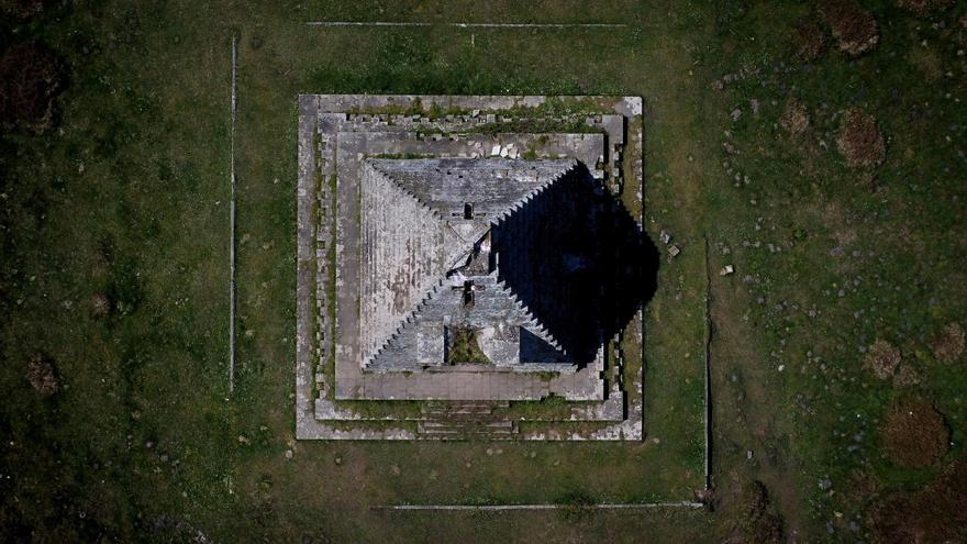 ‘La pirámide de los italianos’: de la polémica al éxito turístico