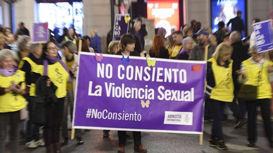 Viola a una amiga en Murcia mientras estaba dormida y se libra de la cárcel