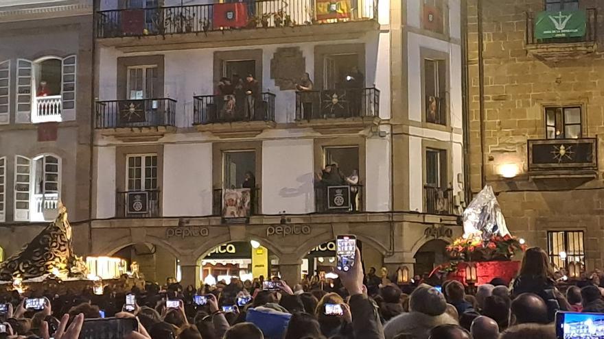 Encuentro por la paz y sin la lluvia: Jesús de Galiana, la Dolorosa y los sanjuaninos sacan a la calle a miles de avilesinos