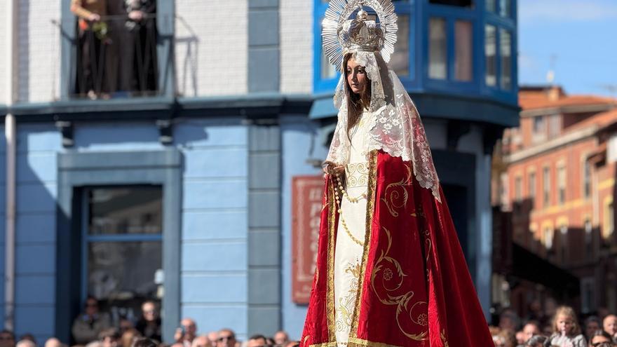 VÍDEO: Emoción y tradición en Candás para despedir la Semana Santa con la Procesión del Encuentro