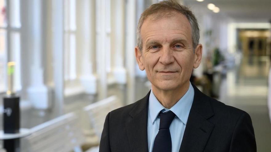 El doctor Antonio Alcaraz, especialista en cirugía urológica y trasplante renal, asegura que la IA «será imprescindible en cinco años en la cirugía renal”