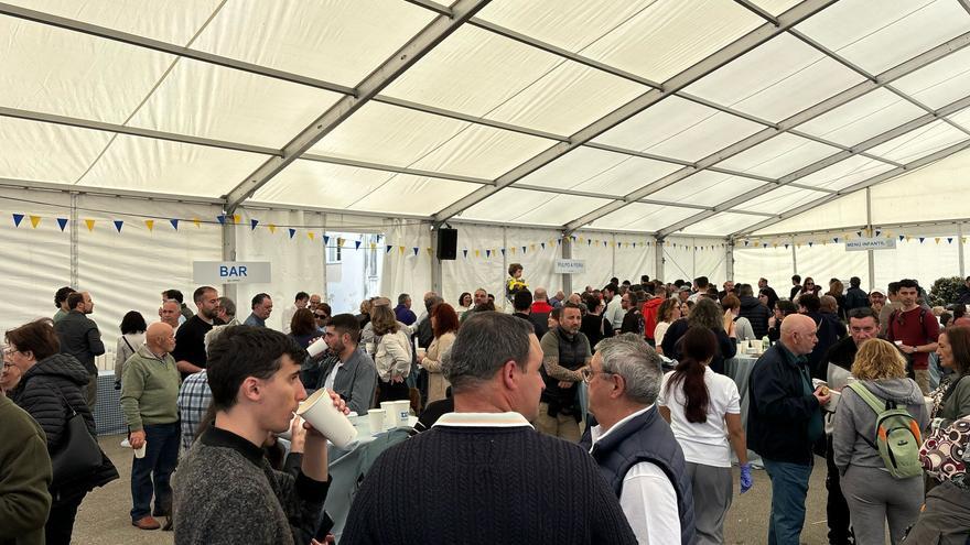 Gondán celebra sus 100 años con una pulpada con trabajadores y vecinos