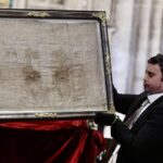 EN IMÁGENES: Devoción por el Santo Sudario en la Catedral de Oviedo