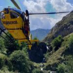 Evacuados en helicóptero y ambulancia dos heridos en un aparatoso accidente de tráfico en la carretera del Pontón