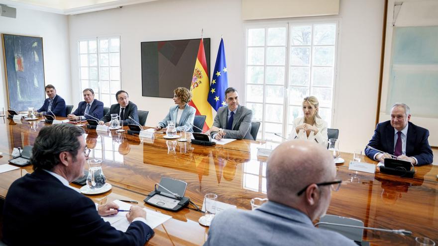 El Gobierno activará «una red de protección inmediata» contra los aranceles y avisa de que afectarán más a EEUU