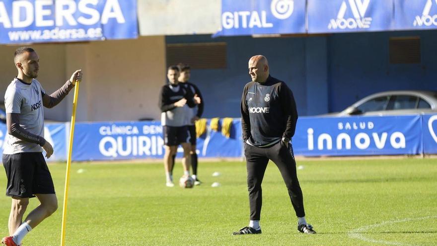Javi Rozada, cauto ante la posibilidad de asegurar el tercer puesto del Avilés: «No es una final, es un partido muy importante»