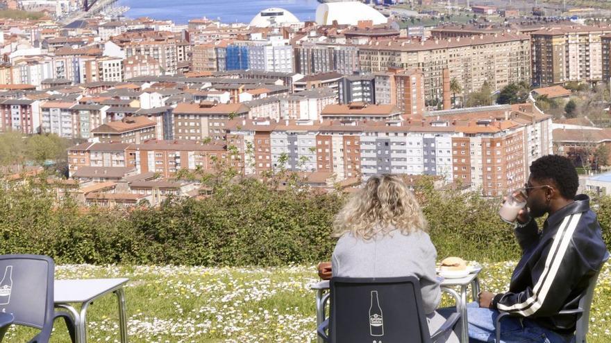 Les esportaciones dan puxu al Puertu d’Avilés (y algamen cifres descomanaes)