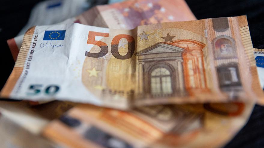 El apagón obliga a volver al dinero en efectivo