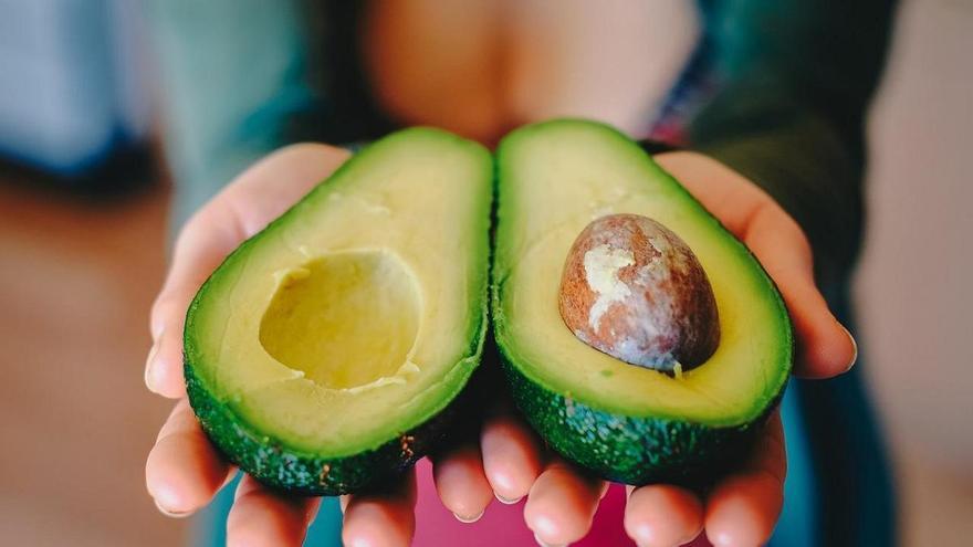 El aguacate: una fruta con muchos beneficios que en 3 casos se debe consumir con moderación