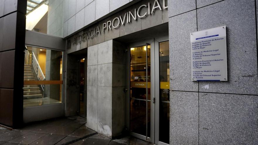 Piden 3 años de cárcel para un acusado de estafar más de 50.000 euros a un conocido en Cangas de Onís