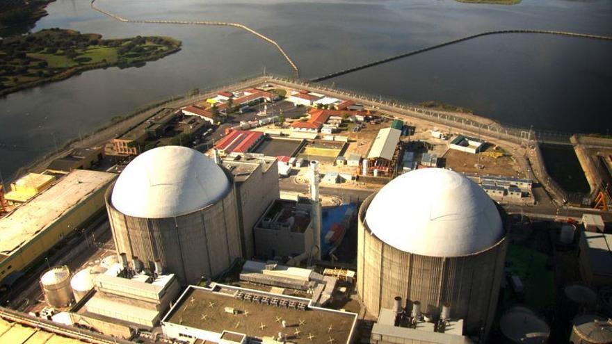 Frente pronuclear de los gigantes energéticos: Repsol se suma a Iberdrola, Endesa y Naturgy contra el apagón de las centrales
