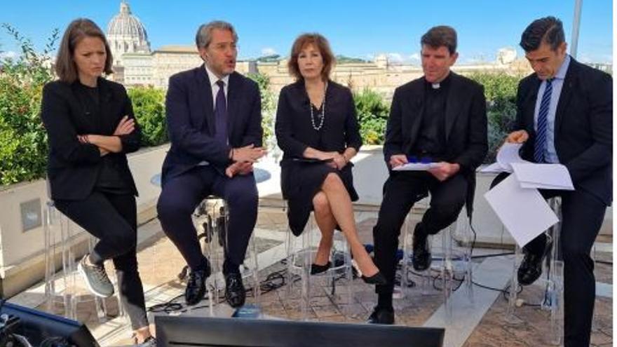 Ana Rosa Quintana y María Casado protagonizan un tenso momento en el funeral del papa Francisco: «Por encima de mi cadáver»