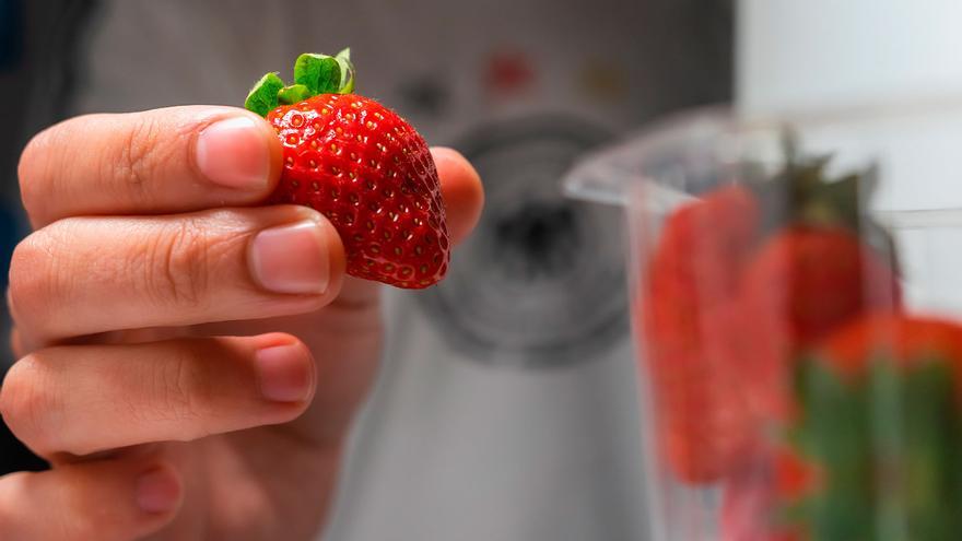 Ni en la nevera ni al aire libre: aquí es donde tienes que colocar las fresas para que no se te estropeen antes de tiempo