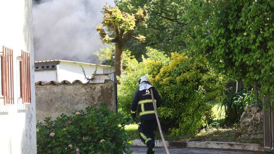 Susto en Avilés: una espectacular incendio causa un gran revuelo en uno de los barrios de la cuidad