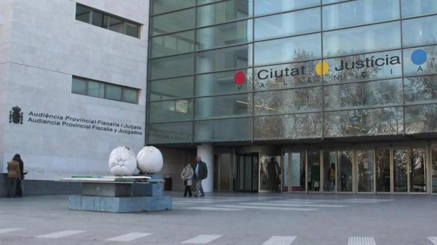 Cuatro años de internamiento para un menor por violar a una chica de 15 y enviarle imágenes sexuales en Valencia